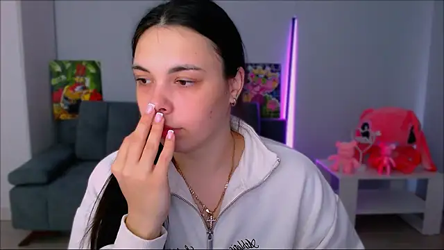 queenofthesense  online show from 11.08.25