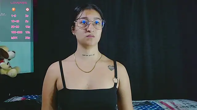 EVAH LEE  online show from 10.05.25