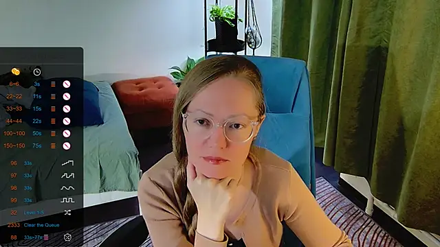 Snapshot of _Goldilocks_ chatting on 09.11.25  Goldilocks  online show from 09.11.25