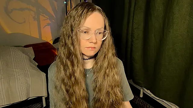Snapshot of _Goldilocks_ chatting on 10.08.25  Goldilocks  online show from 10.08.25
