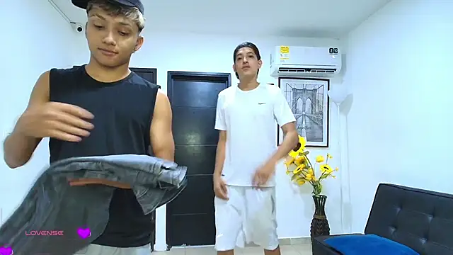 Bisexlifehot   online show from 04.10.26