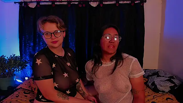 Snapshot of CrazyCakes_ chatting on 09.24.25 CrazyCakes online show from 09.24.25