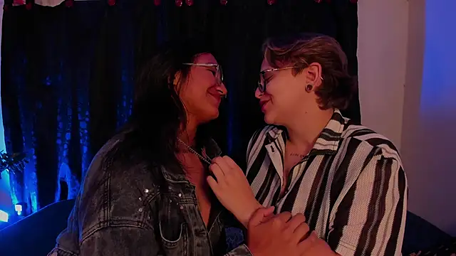 Snapshot of CrazyCakes_ chatting on 10.09.25 CrazyCakes online show from 10.09.25