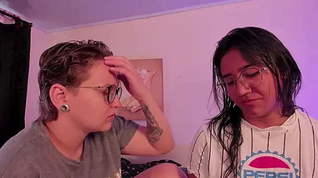 Snapshot of CrazyCakes_ chatting on 11.20.25 CrazyCakes online show from 11.20.25