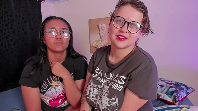 Snapshot of CrazyCakes_ chatting on 11.29.25 CrazyCakes online show from 11.29.25