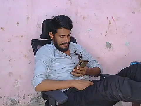 Snapshot of krishjaat43 chatting on 04.06.26 krishjaat43 online show from 04.06.26