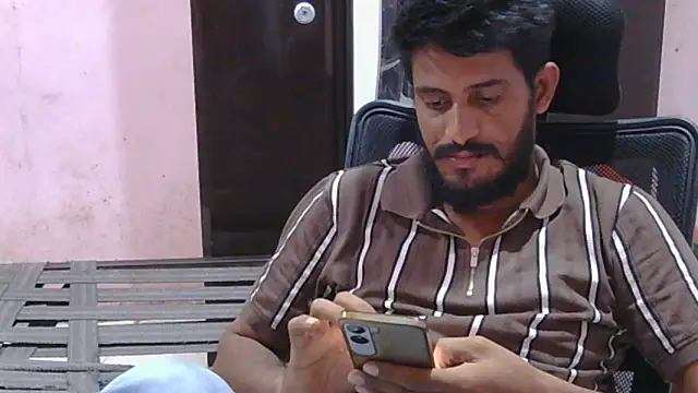 Snapshot of krishjaat43 chatting on 04.15.26 krishjaat43 online show from 04.15.26