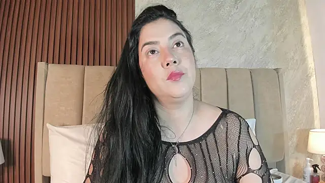  Cris Spicy  online show from 04.15.26