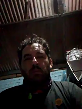 Snapshot of Lujor chatting on 04.28.26 Lujor online show from 04.28.26