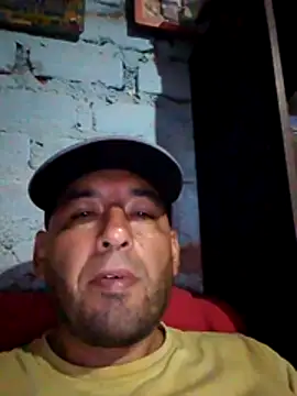 Snapshot of Lujor chatting on 05.13.26 Lujor online show from 05.13.26