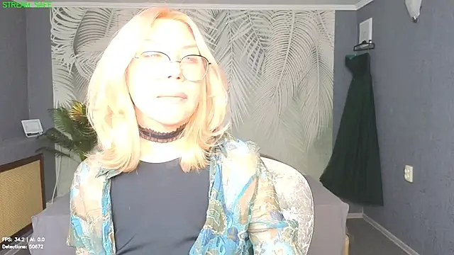 Snapshot of Wendy_Waves chatting on 06.28.26 Wendy Waves online show from 06.28.26