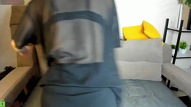 Lori Blossom online show from 02.05.26