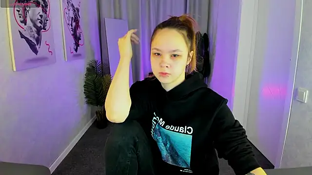 Lori Blossom online show from 02.17.26