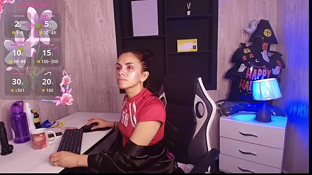 Snapshot of Mia_Esposito2 chatting on 10.23.25 Mia Esposito2 online show from 10.23.25