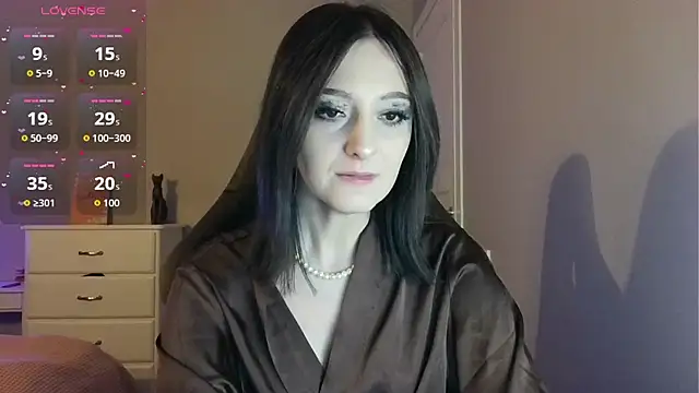 Snapshot of white_liillyy chatting on 04.29.26 white liillyy online show from 04.29.26