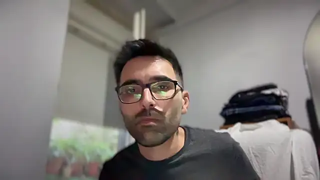 Snapshot of Alicante34 chatting on 11.15.25 Alicante34 online show from 11.15.25