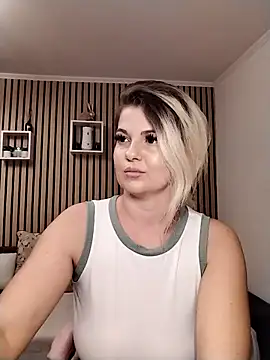 Mayaaaaaa  online show from 11.22.25