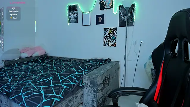 Snapshot of cute_little_ass chatting on 10.03.25 cute little ass online show from 10.03.25