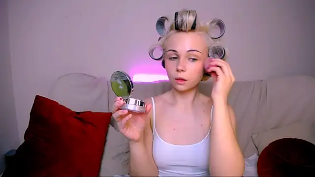 Charlotte Colinss online show from 02.15.26