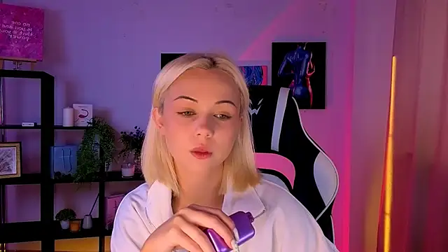 Charlotte Colinss online show from 05.29.26