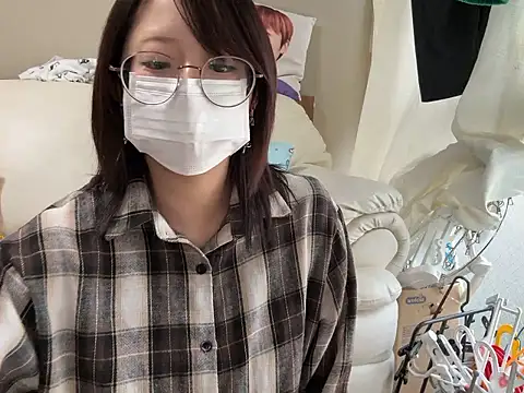 Snapshot of chaco_ chatting on 11.13.25 chaco online show from 11.13.25