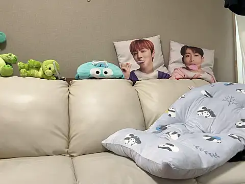 Snapshot of chaco_ chatting on 03.25.26 chaco online show from 03.25.26