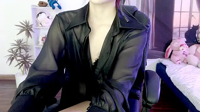 Suzie Wet Cave online show from 10.06.25