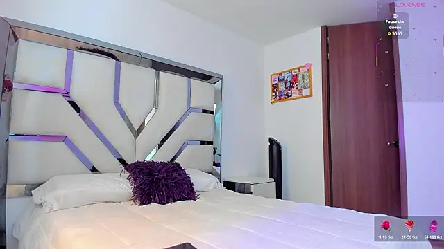 Michelle Ferrerr online show from 02.02.26