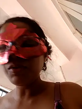 Snapshot of thanusi_2 chatting on 03.27.26 thanusi 2 online show from 03.27.26