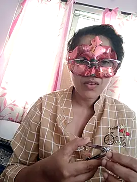 Snapshot of thanusi_2 chatting on 04.06.26 thanusi 2 online show from 04.06.26