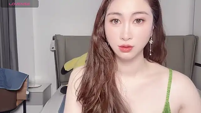 Snapshot of wuyueaini chatting on 10.15.25 wuyueaini online show from 10.15.25