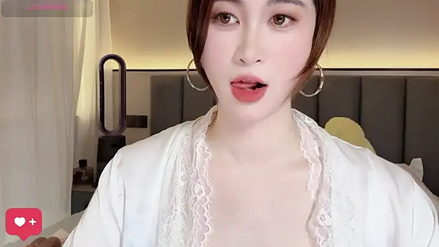 wuyueaini online show from 04.19.26