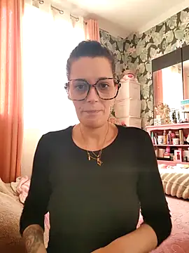 Mila Luciphya online show from 04.03.26