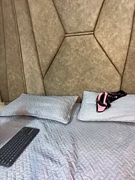 Snapshot of Isabela_Colins chatting on 11.05.25 Isabela Colins online show from 11.05.25