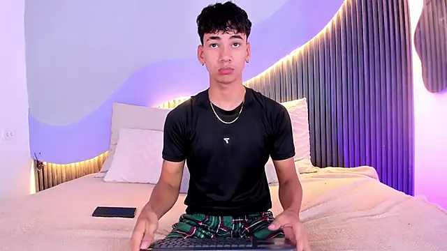 Dominic ghost online show from 11.06.25