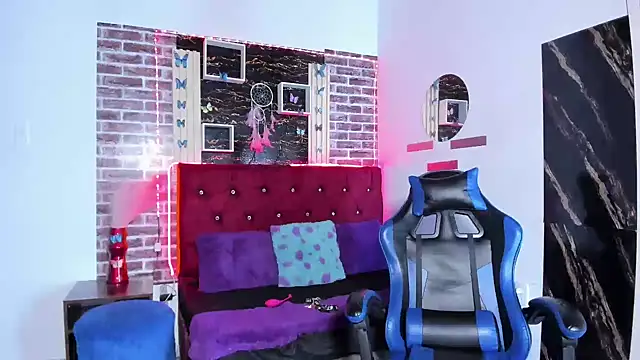 Snapshot of angelitasexxxhot chatting on 11.16.25 angelitasexxxhot online show from 11.16.25