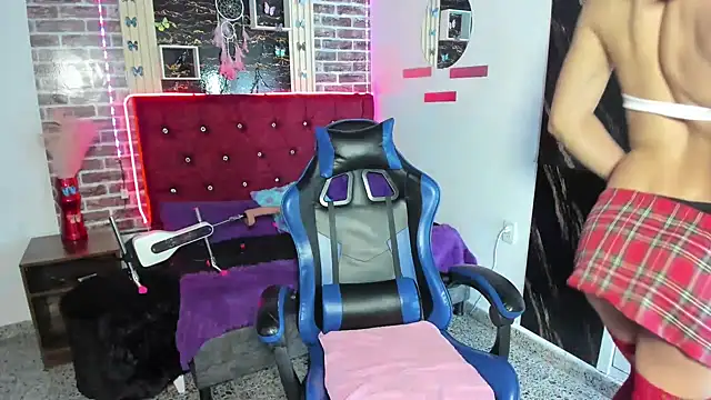 Snapshot of angelitasexxxhot chatting on 11.22.25 angelitasexxxhot online show from 11.22.25