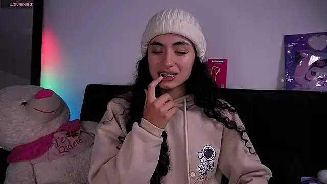 Alynn Bri  online show from 07.05.26