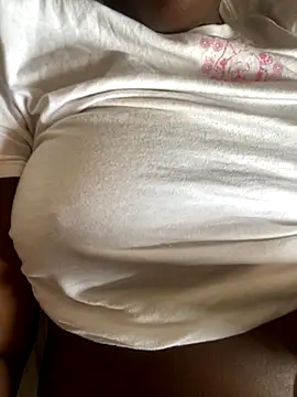 Snapshot of bybey18 chatting on 10.17.25 bybey18 online show from 10.17.25