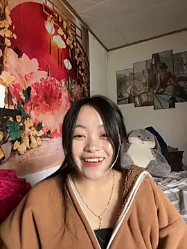 Snapshot of Julia-Elsa chatting on 10.22.25 Julia-Elsa online show from 10.22.25