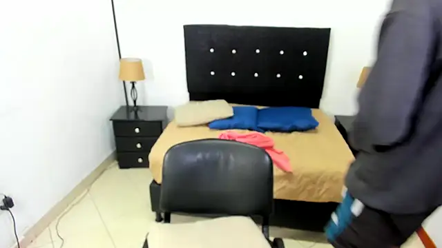 Snapshot of maikol_monstercock chatting on 09.30.25 maikol monstercock online show from 09.30.25