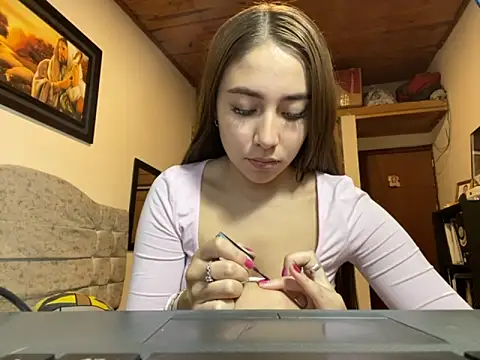 Snapshot of SweetMaddiee_ chatting on 09.08.25 SweetMaddiee  online show from 09.08.25