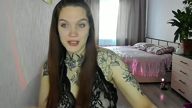 Snapshot of Luna_Ver chatting on 09.30.25 Luna Ver online show from 09.30.25