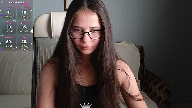 LuciaSenual online show from 10.16.25