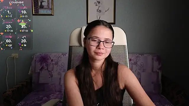 LuciaSenual online show from 10.23.25