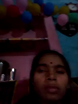 Snapshot of Punam_sony chatting on 11.24.25 Punam sony online show from 11.24.25