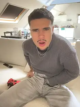 Snapshot of los_freaky chatting on 09.26.25 los freaky online show from 09.26.25