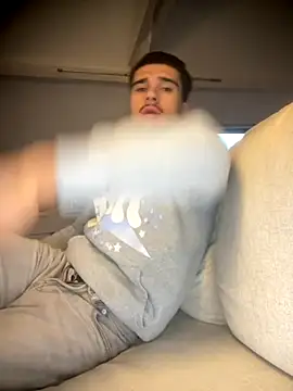 Snapshot of los_freaky chatting on 10.10.25 los freaky online show from 10.10.25