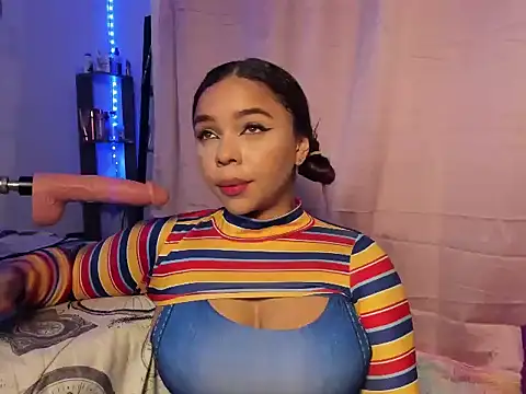 Snapshot of ImSofiVega chatting on 10.29.25 ImSofiVega online show from 10.29.25