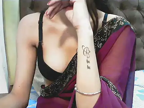 Snapshot of elize__ chatting on 09.23.25 elize   online show from 09.23.25